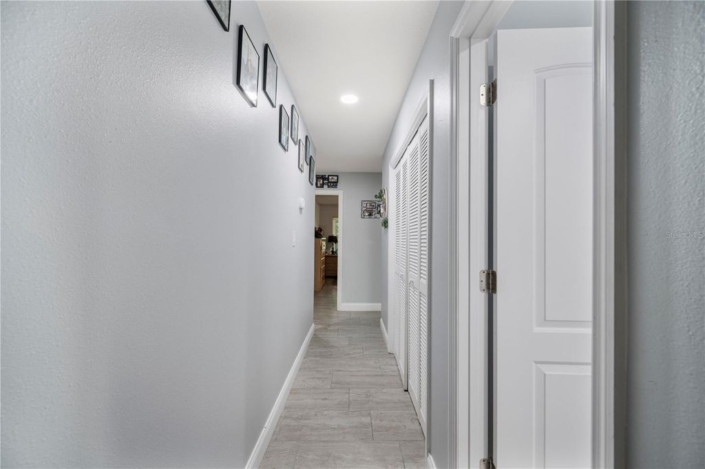 Image 31 of property listing at 1123 KNIGHTS PLACE, Lakeland, FL 33813