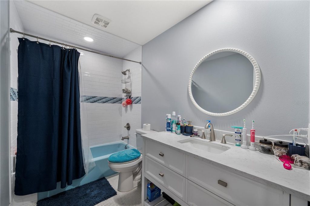 Image 32 of property listing at 1123 KNIGHTS PLACE, Lakeland, FL 33813