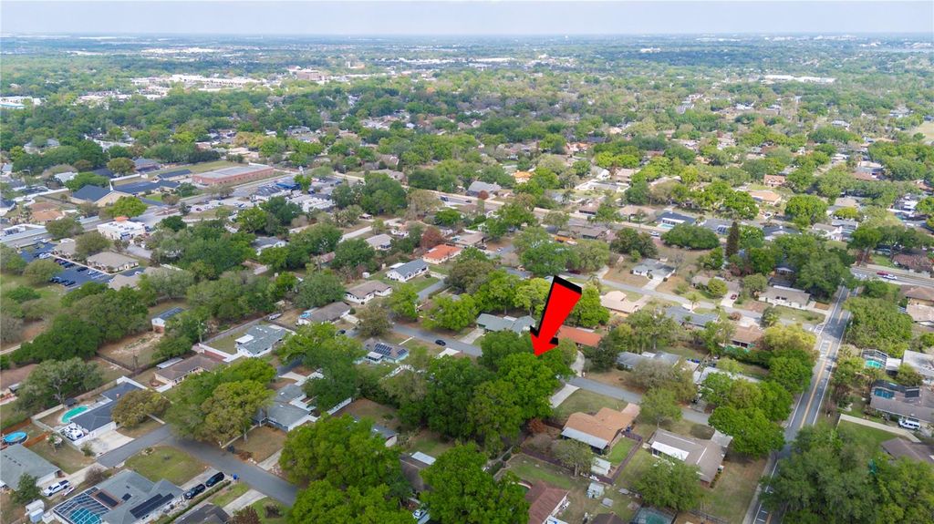 Image 40 of property listing at 1123 KNIGHTS PLACE, Lakeland, FL 33813