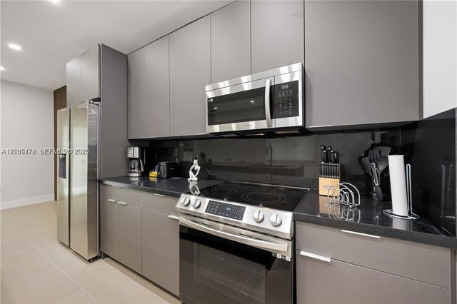 1121 NW 25th St, Miami, FL 33127