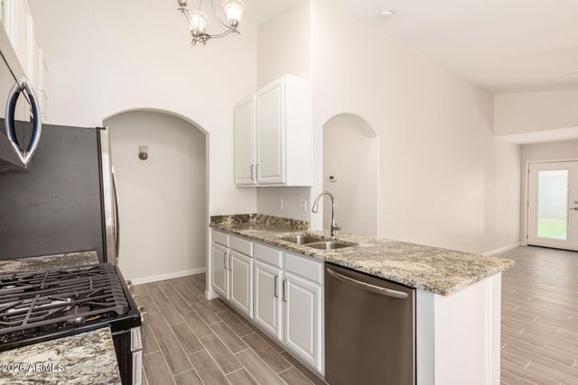 1851 E CARLA VISTA Drive, Gilbert, AZ 85295