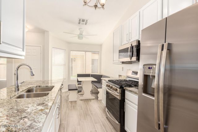 1851 E CARLA VISTA Drive, Gilbert, AZ 85295