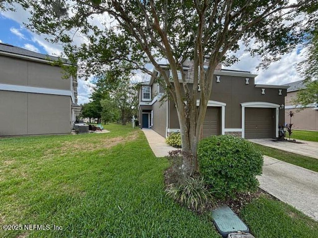 241 LEESE Drive, St. Johns, FL 32259