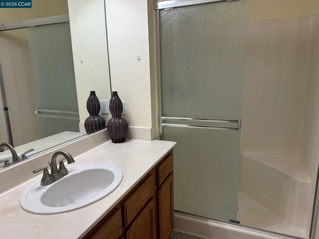 402 Olympus 7, Hercules, CA 94547