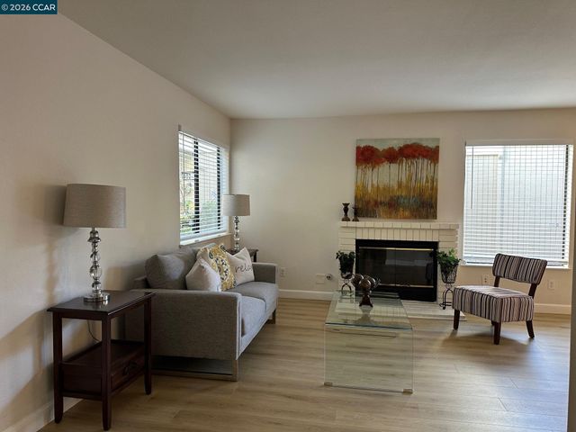 402 Olympus 7, Hercules, CA 94547