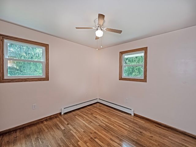 353 Thompson Hill Rd, Independence, PA 15001