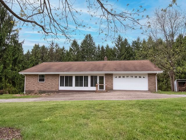 353 Thompson Hill Rd, Independence, PA 15001