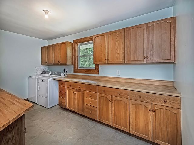 353 Thompson Hill Rd, Independence, PA 15001