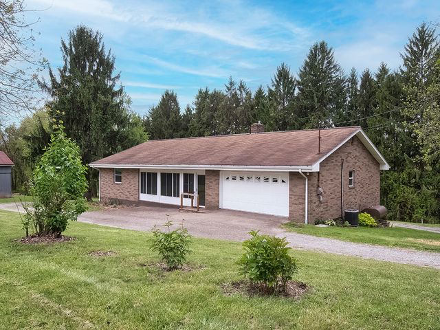 353 Thompson Hill Rd, Independence, PA 15001
