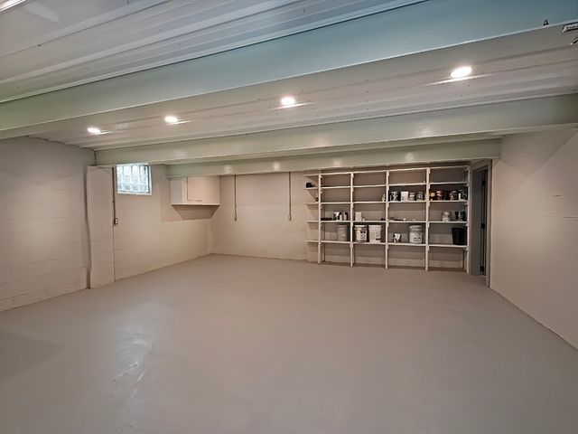 353 Thompson Hill Rd, Independence, PA 15001
