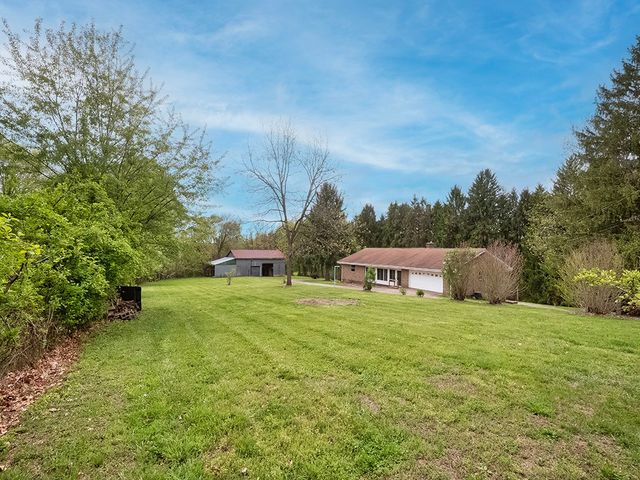 353 Thompson Hill Rd, Independence, PA 15001