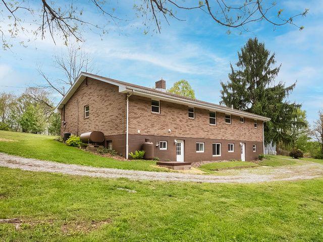 353 Thompson Hill Rd, Independence, PA 15001