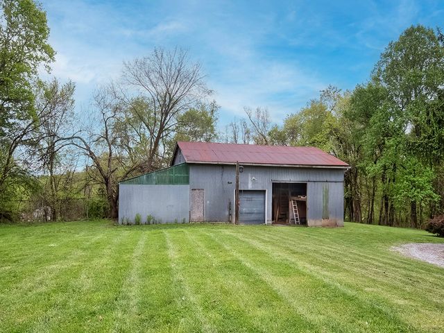 353 Thompson Hill Rd, Independence, PA 15001