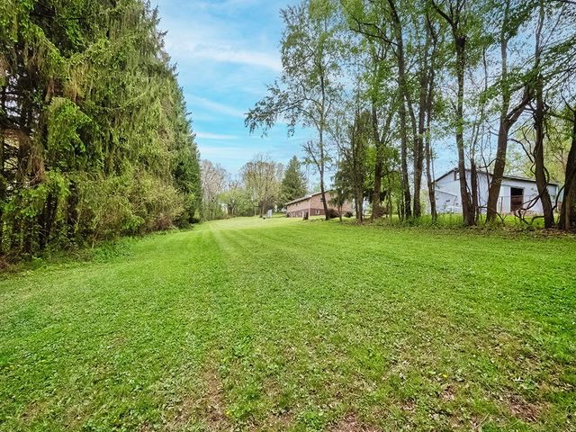 353 Thompson Hill Rd, Independence, PA 15001