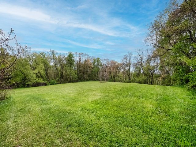 353 Thompson Hill Rd, Independence, PA 15001