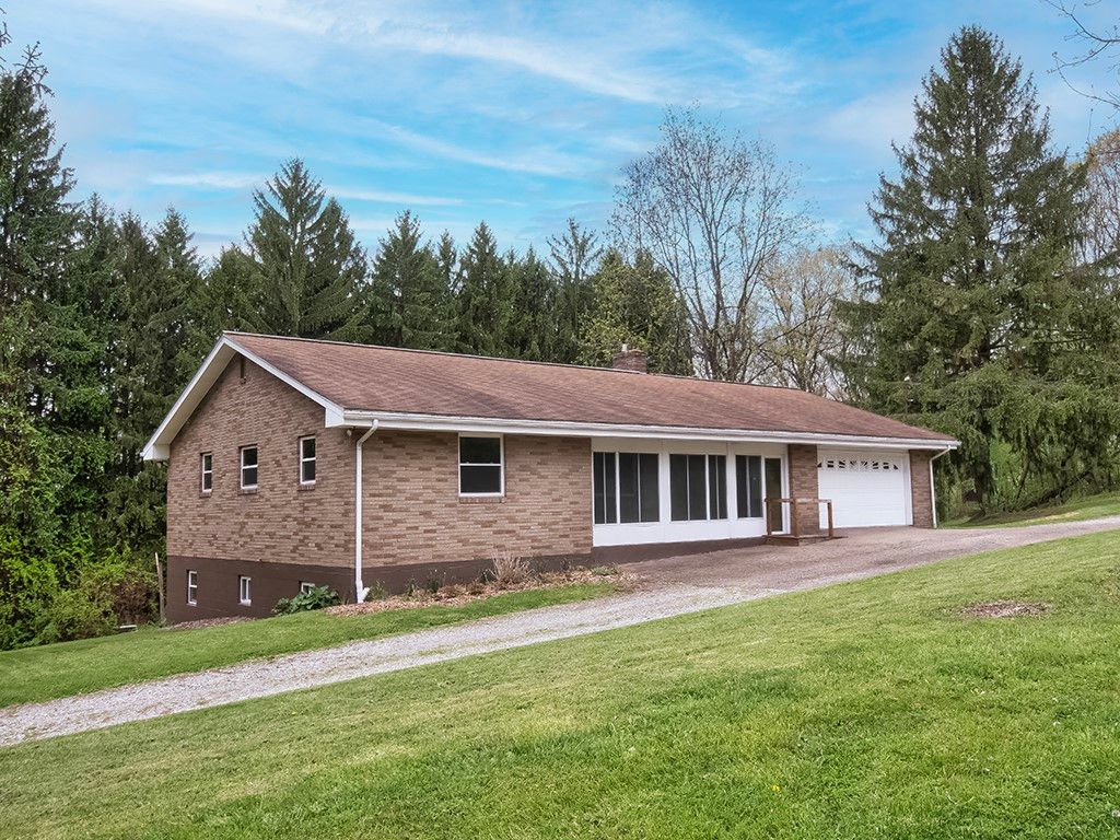 353 Thompson Hill Rd, Independence, PA 15001