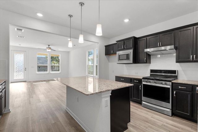 813 Saratoga LN, Georgetown, TX 78633