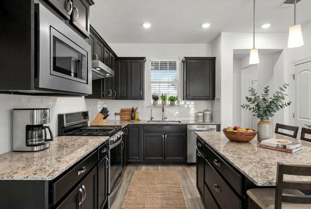 813 Saratoga LN, Georgetown, TX 78633