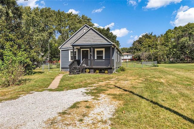406 Forest Avenue, Lee's Summit, MO 64063