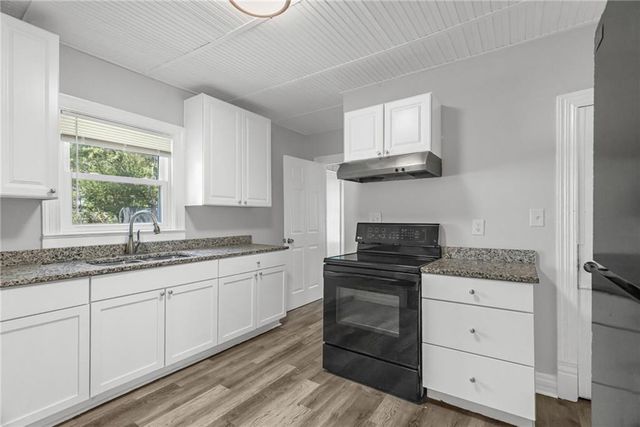406 Forest Avenue, Lee's Summit, MO 64063