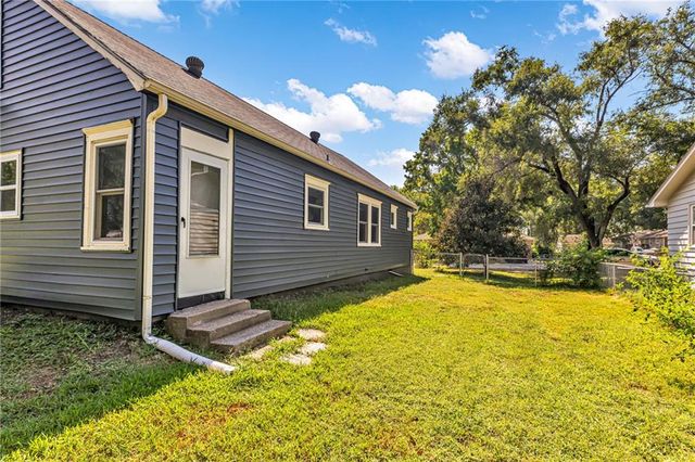 406 Forest Avenue, Lee's Summit, MO 64063