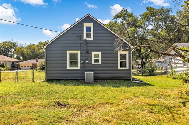 406 Forest Avenue, Lee's Summit, MO 64063