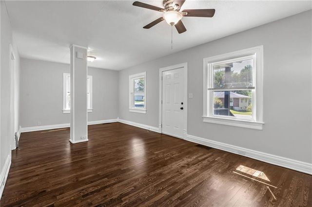 406 Forest Avenue, Lee's Summit, MO 64063