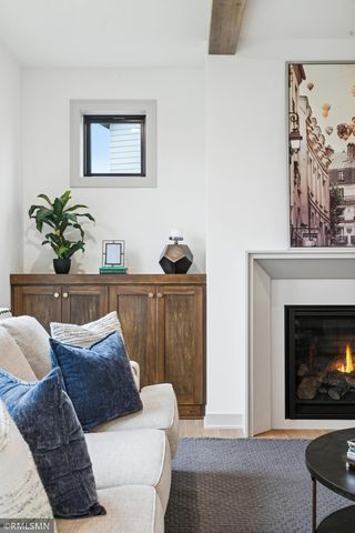 5042 Airlake Draw, Woodbury, MN 55129