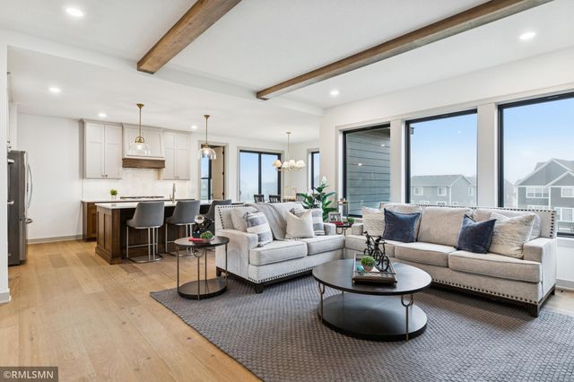 5042 Airlake Draw, Woodbury, MN 55129