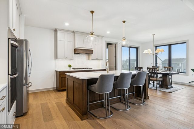 5042 Airlake Draw, Woodbury, MN 55129