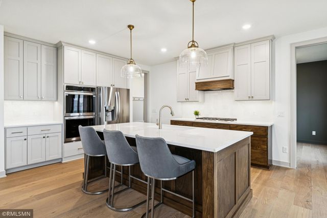 5042 Airlake Draw, Woodbury, MN 55129