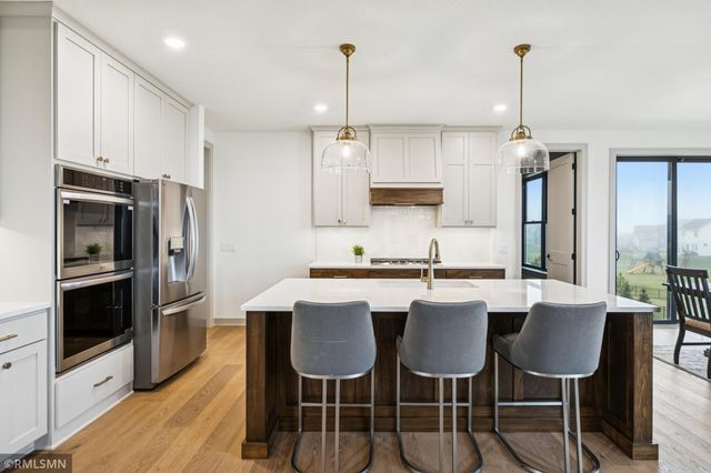 5042 Airlake Draw, Woodbury, MN 55129