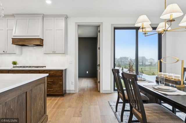 5042 Airlake Draw, Woodbury, MN 55129