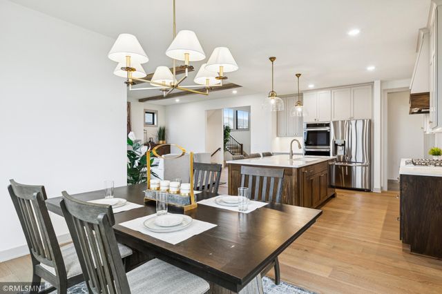 5042 Airlake Draw, Woodbury, MN 55129