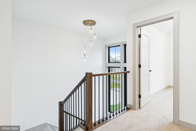 5042 Airlake Draw, Woodbury, MN 55129