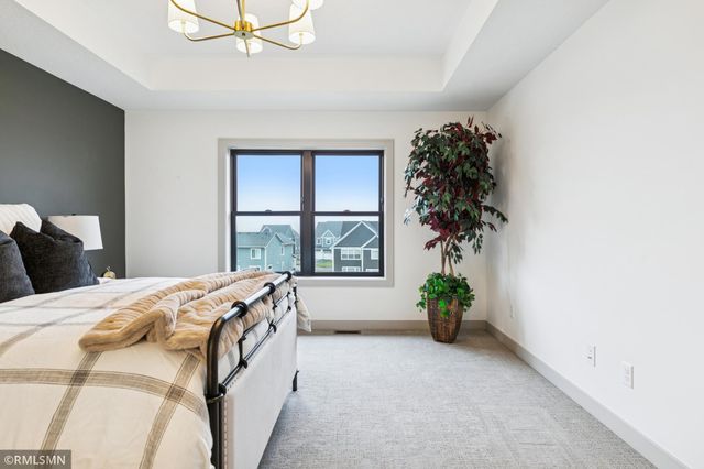 5042 Airlake Draw, Woodbury, MN 55129