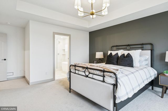 5042 Airlake Draw, Woodbury, MN 55129