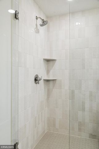 5042 Airlake Draw, Woodbury, MN 55129