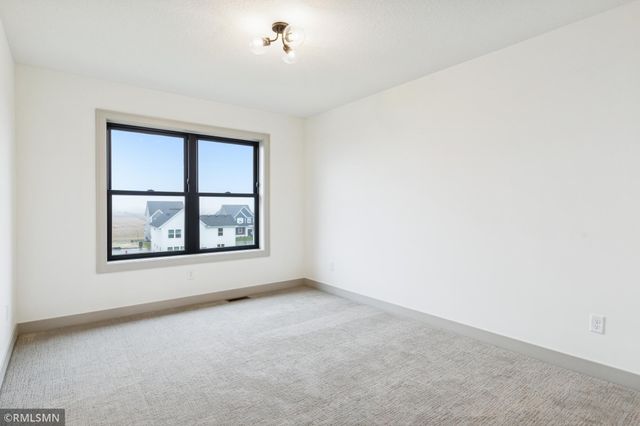 5042 Airlake Draw, Woodbury, MN 55129