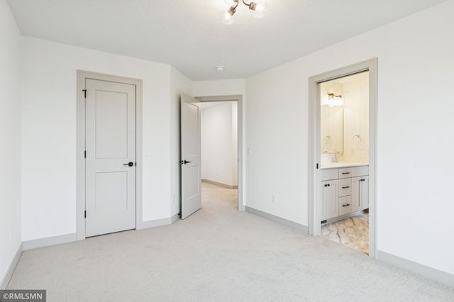 5042 Airlake Draw, Woodbury, MN 55129