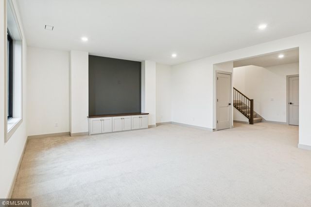 5042 Airlake Draw, Woodbury, MN 55129