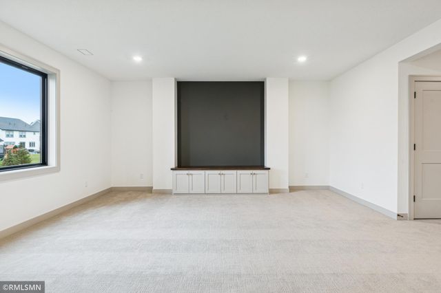 5042 Airlake Draw, Woodbury, MN 55129