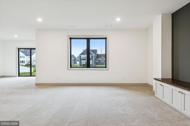 5042 Airlake Draw, Woodbury, MN 55129