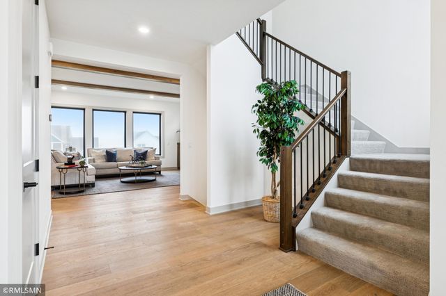 5042 Airlake Draw, Woodbury, MN 55129