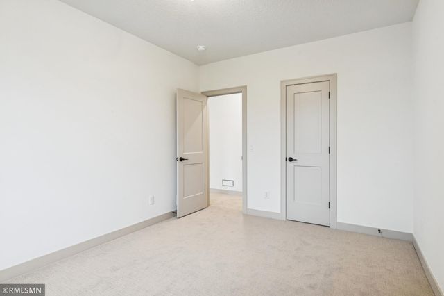 5042 Airlake Draw, Woodbury, MN 55129