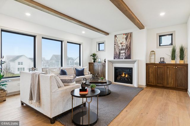 5042 Airlake Draw, Woodbury, MN 55129