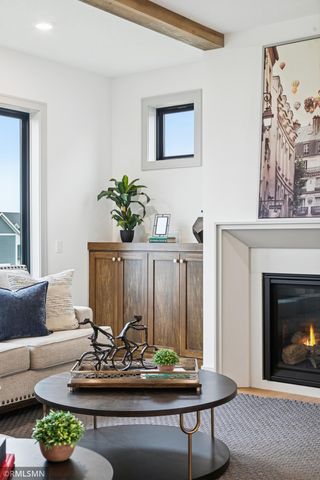 5042 Airlake Draw, Woodbury, MN 55129