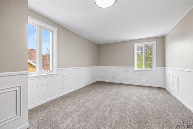 601 Roycroft Boulevard, Cheektowaga, NY 14225