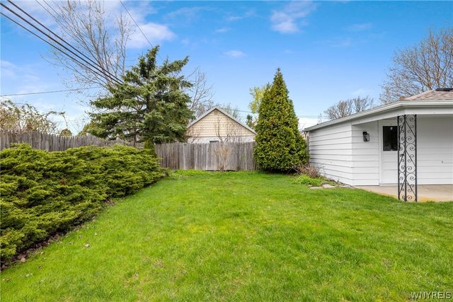 601 Roycroft Boulevard, Cheektowaga, NY 14225