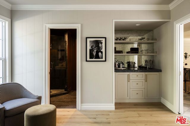 4963 Queen Victoria Road, Woodland Hills (los Angeles), CA 91364